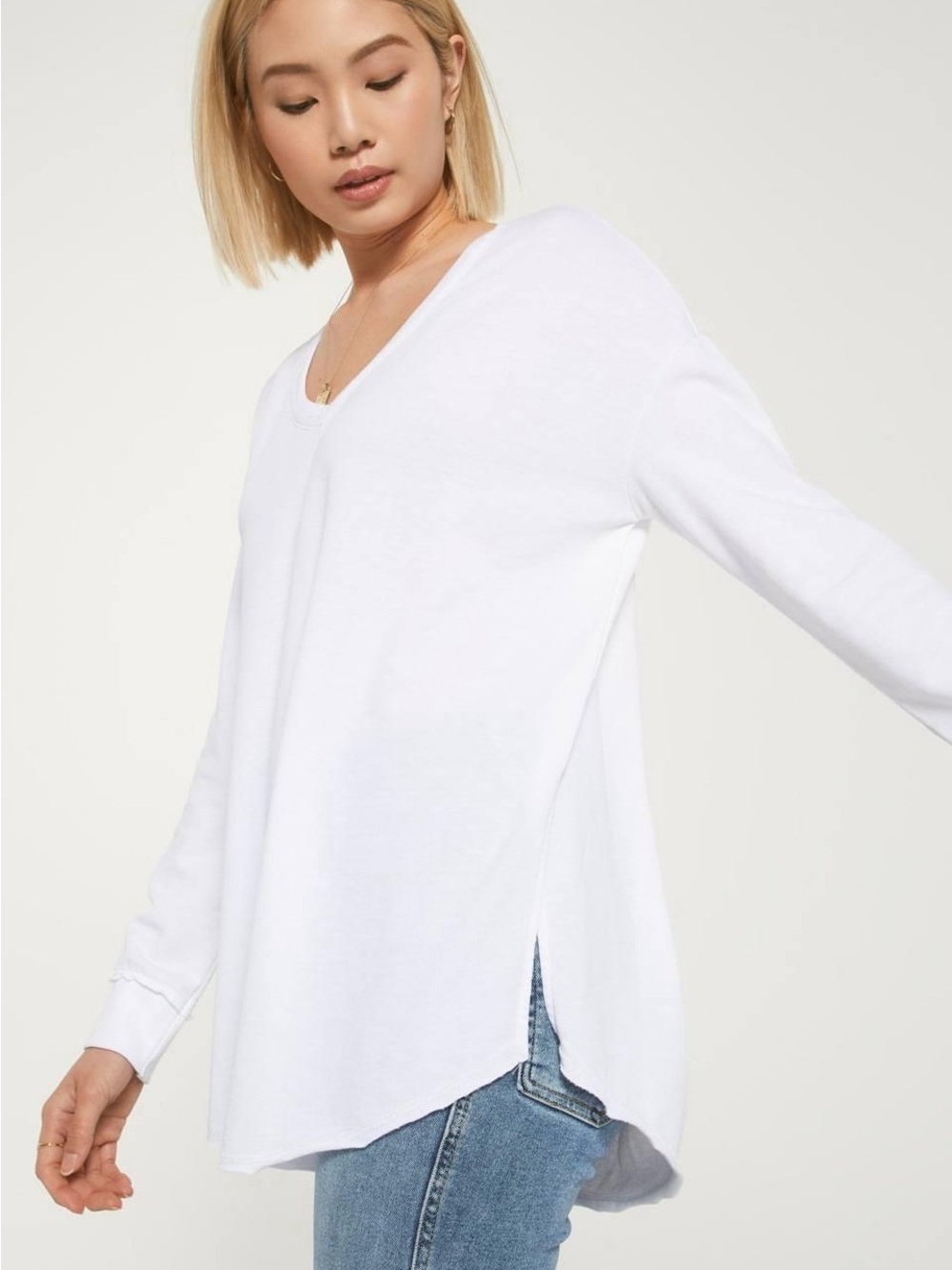 🌼Z SUPPLY WHITE V NECK WEEKENDER